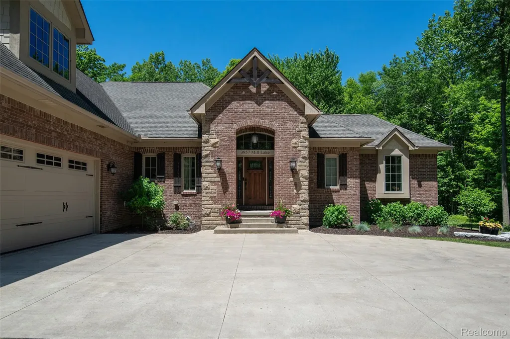 3957 Mill Lake Road Orion Charter Township MI 48360