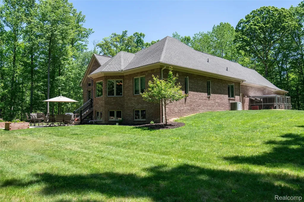 3957 Mill Lake Road Orion Charter Township MI 48360