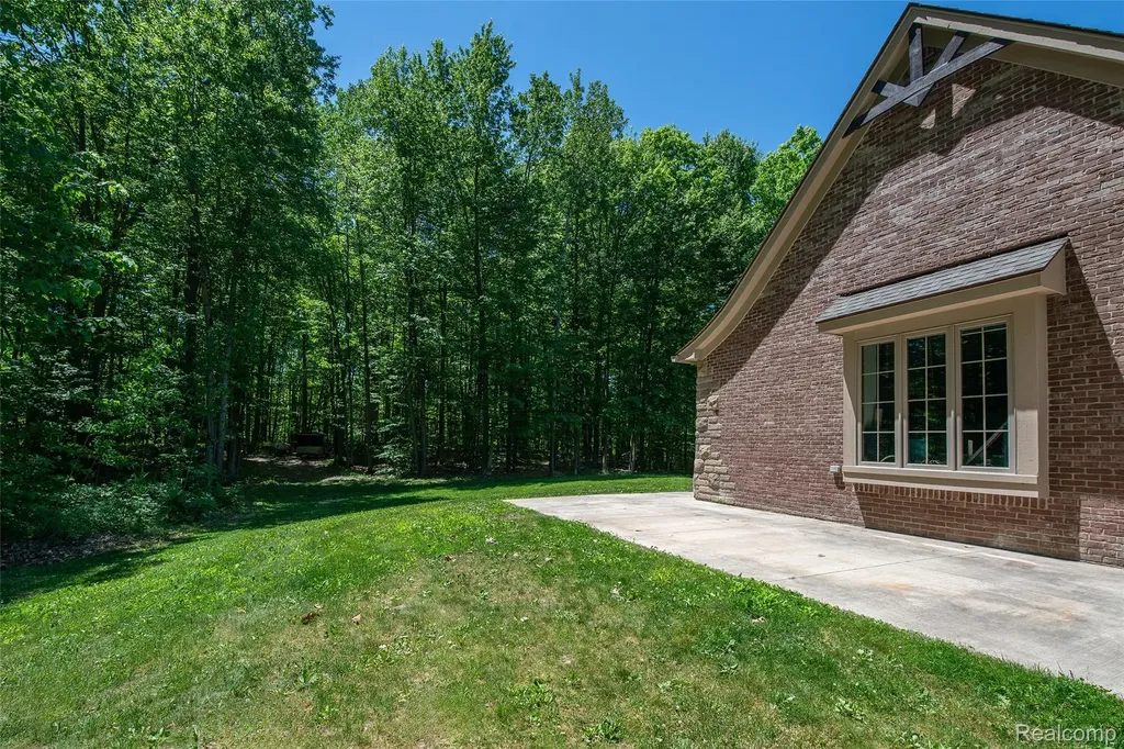 3957 Mill Lake Road Orion Charter Township MI 48360