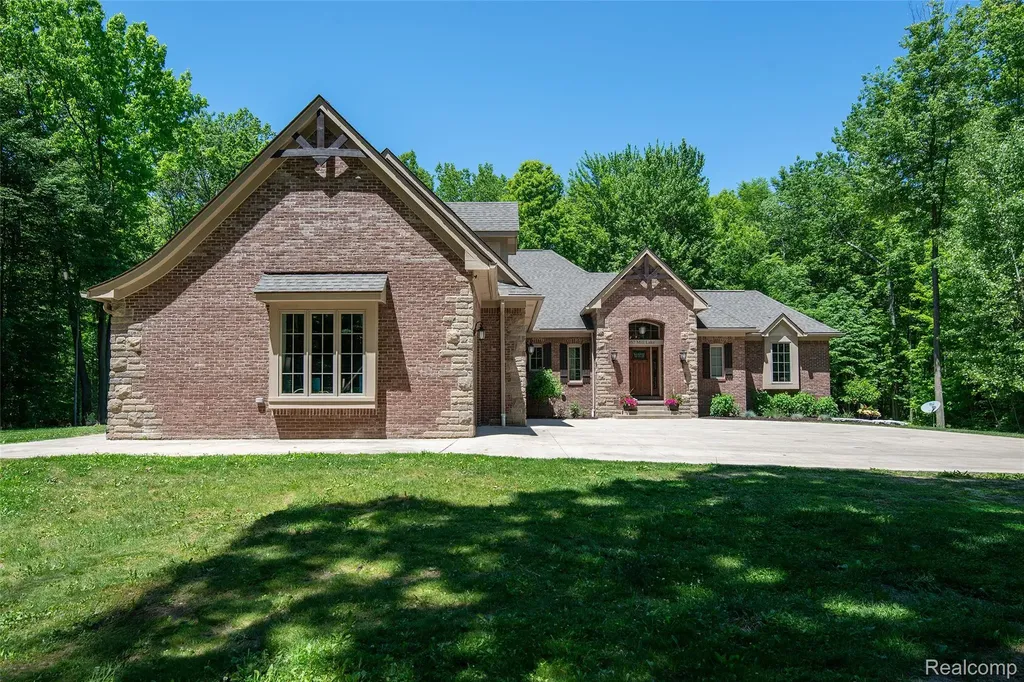 3957 Mill Lake Road Orion Charter Township MI 48360