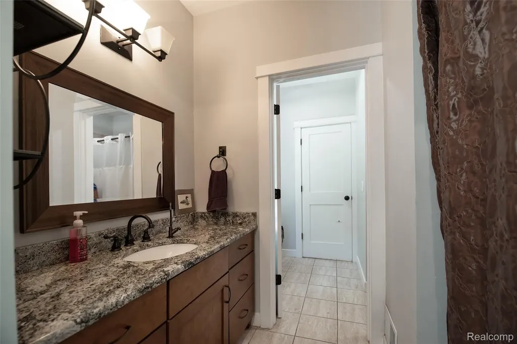 3957 Mill Lake Road Orion Charter Township MI 48360