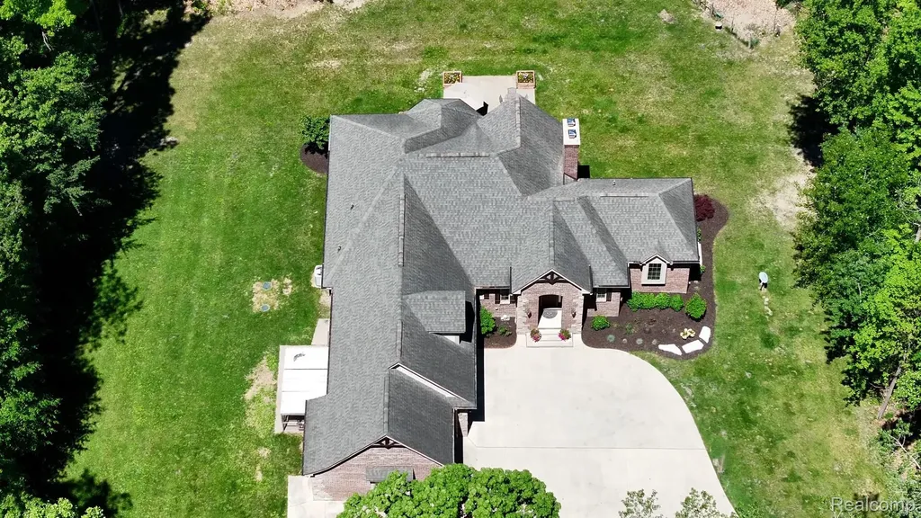 3957 Mill Lake Road Orion Charter Township MI 48360