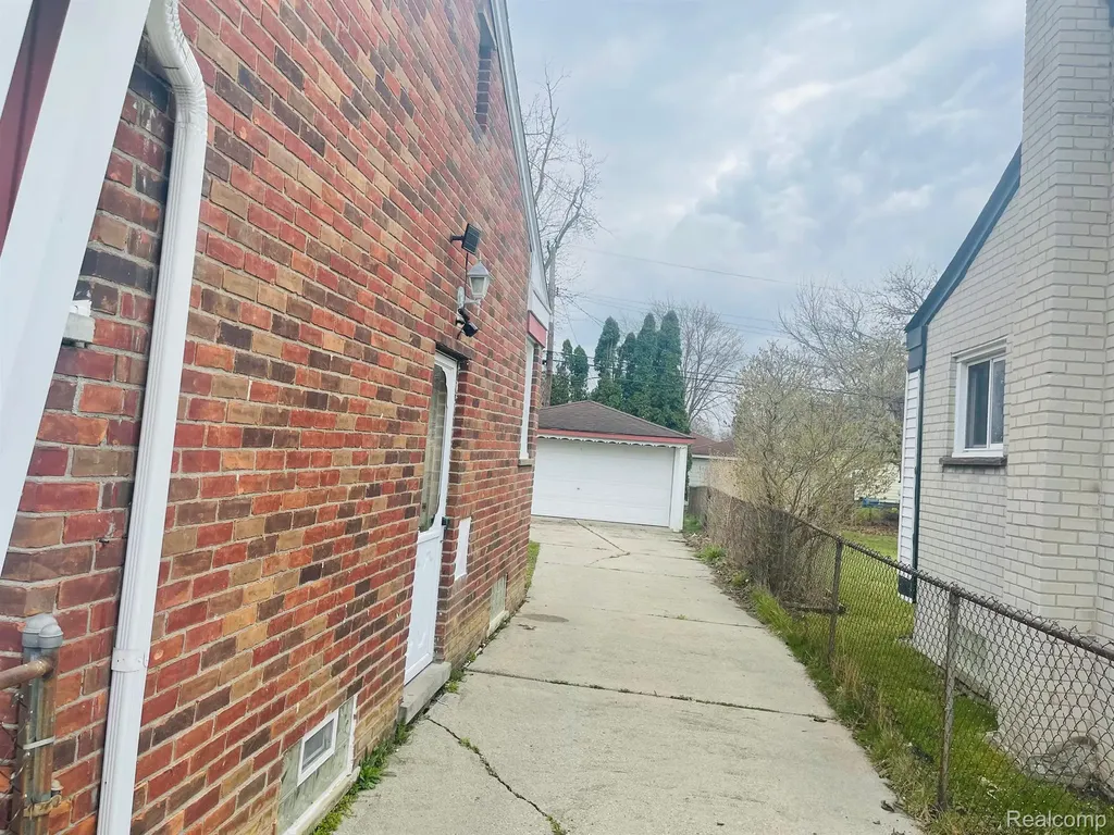 28741 Kathryn Street Garden City City MI 48135