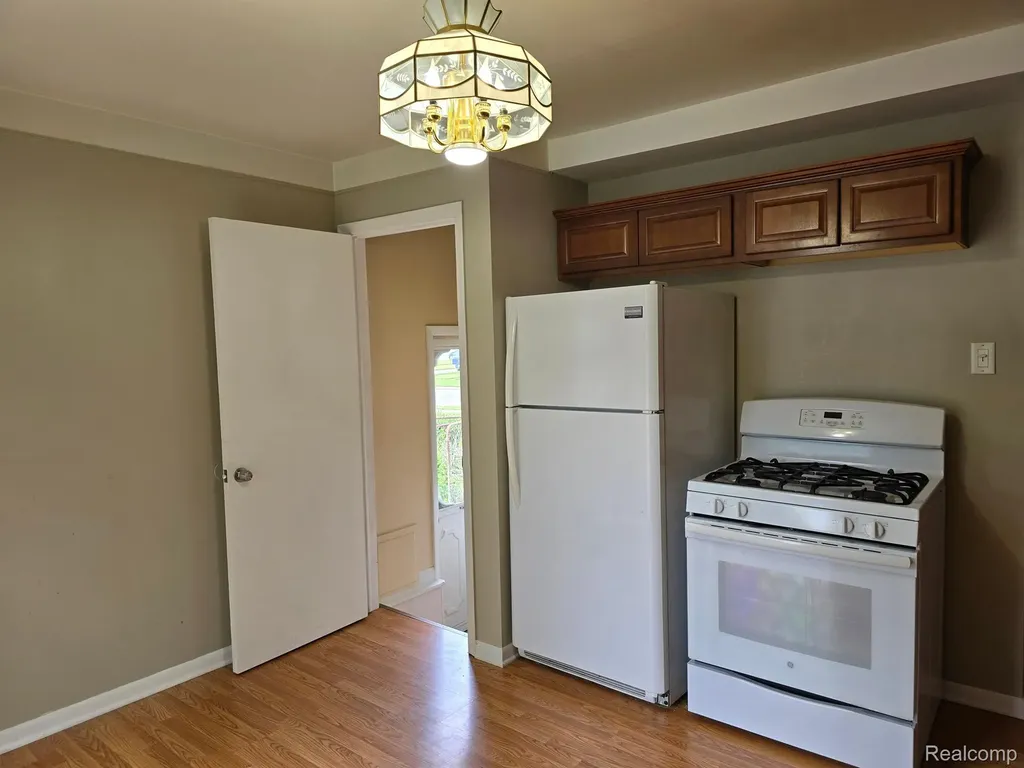 28741 Kathryn Street Garden City City MI 48135