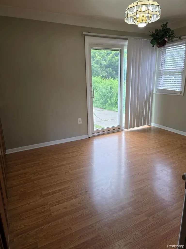 28741 Kathryn Street Garden City City MI 48135