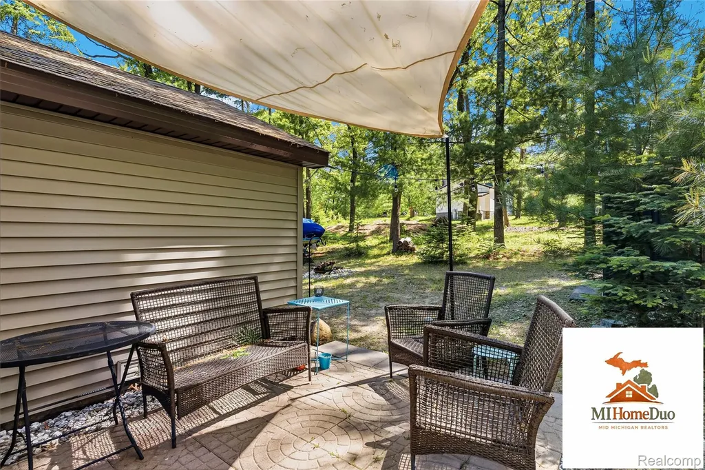 6960 Rumsay Street Hamilton Township MI 48625