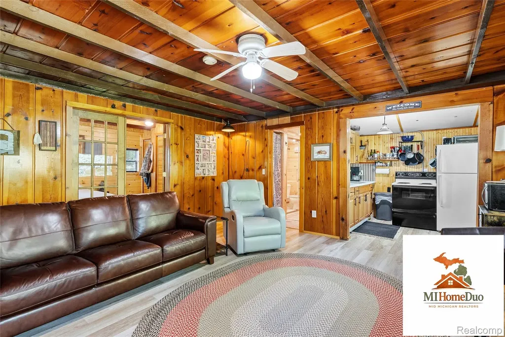 6960 Rumsay Street Hamilton Township MI 48625