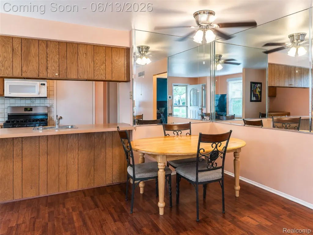 1442 Mariner Drive Walled Lake City MI 48390