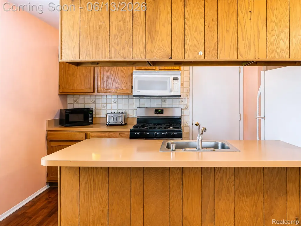 1442 Mariner Drive Walled Lake City MI 48390