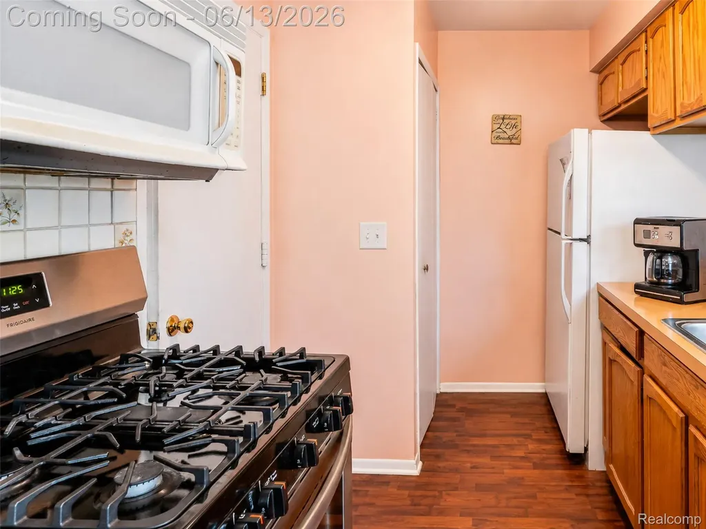 1442 Mariner Drive Walled Lake City MI 48390