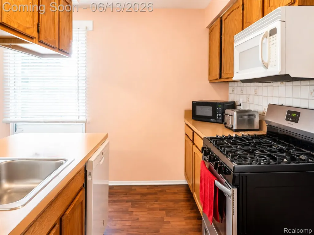 1442 Mariner Drive Walled Lake City MI 48390