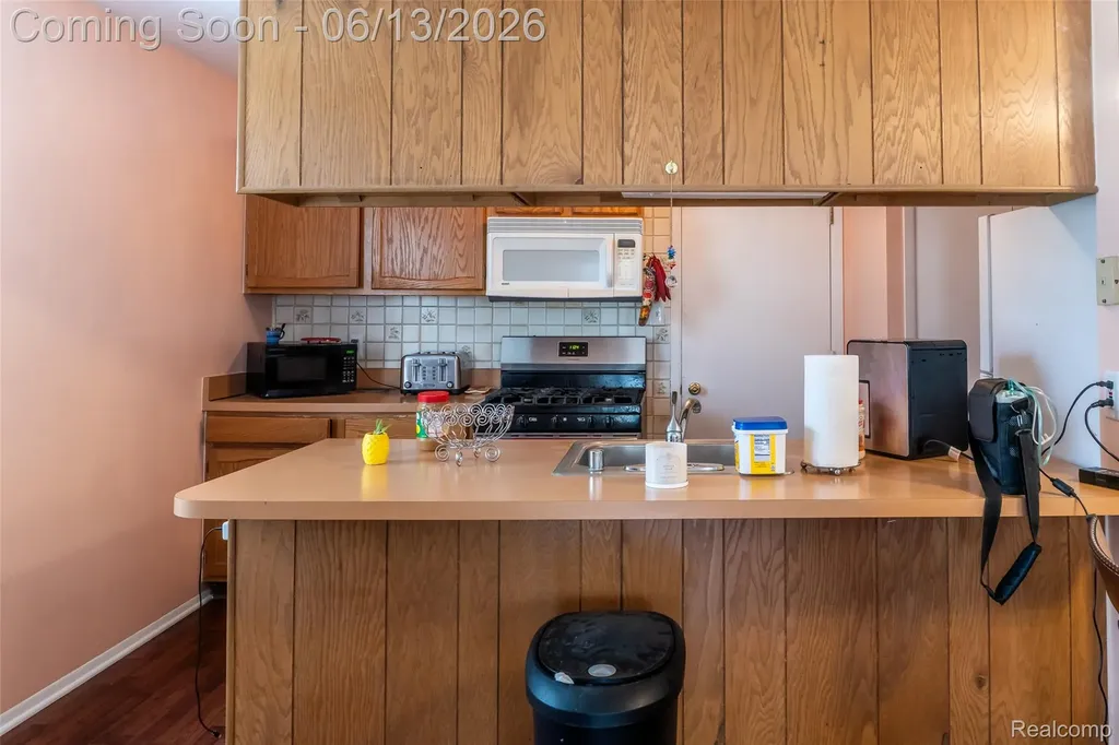 1442 Mariner Drive Walled Lake City MI 48390