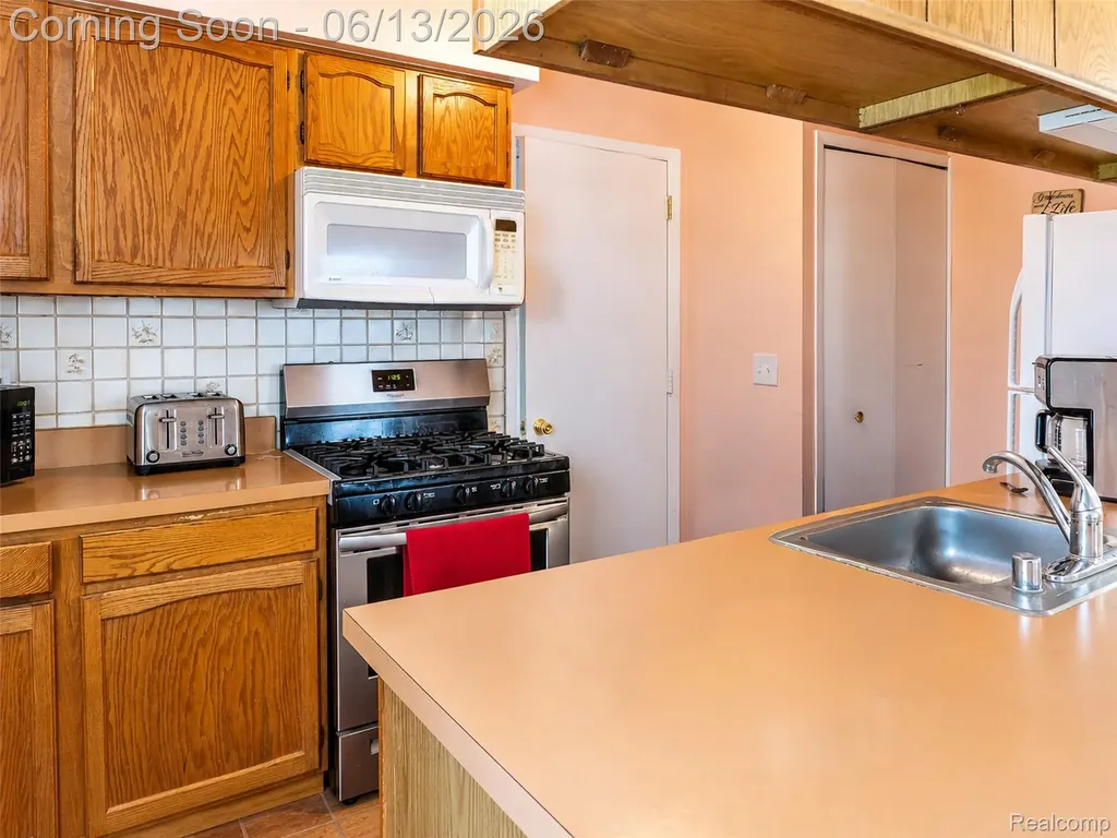 1442 Mariner Drive Walled Lake City MI 48390