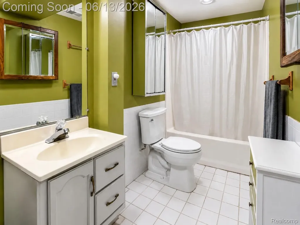 1442 Mariner Drive Walled Lake City MI 48390