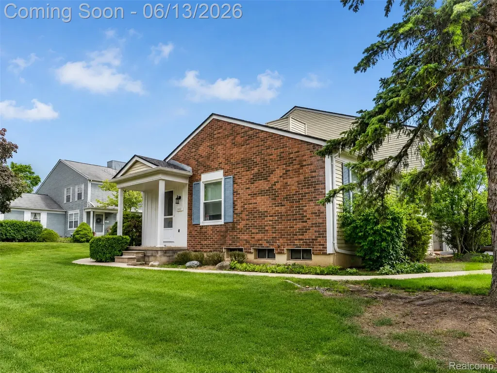 1442 Mariner Drive Walled Lake City MI 48390