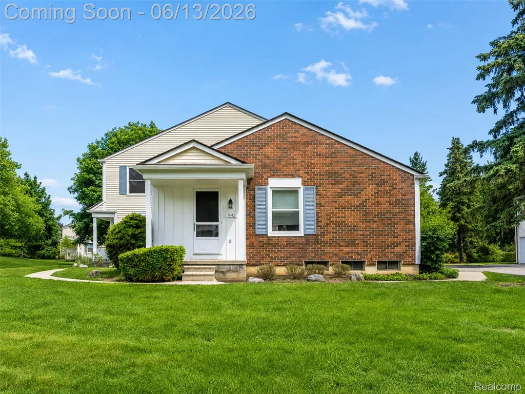 1442 Mariner Drive Walled Lake City MI 48390