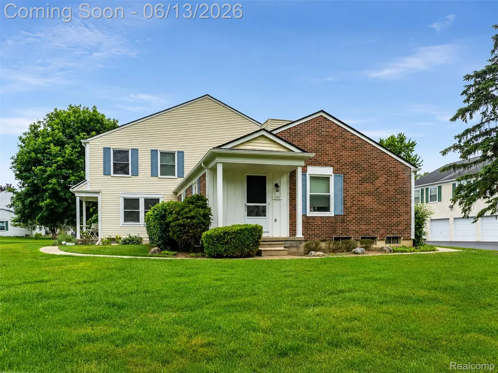 1442 Mariner Drive Walled Lake City MI 48390