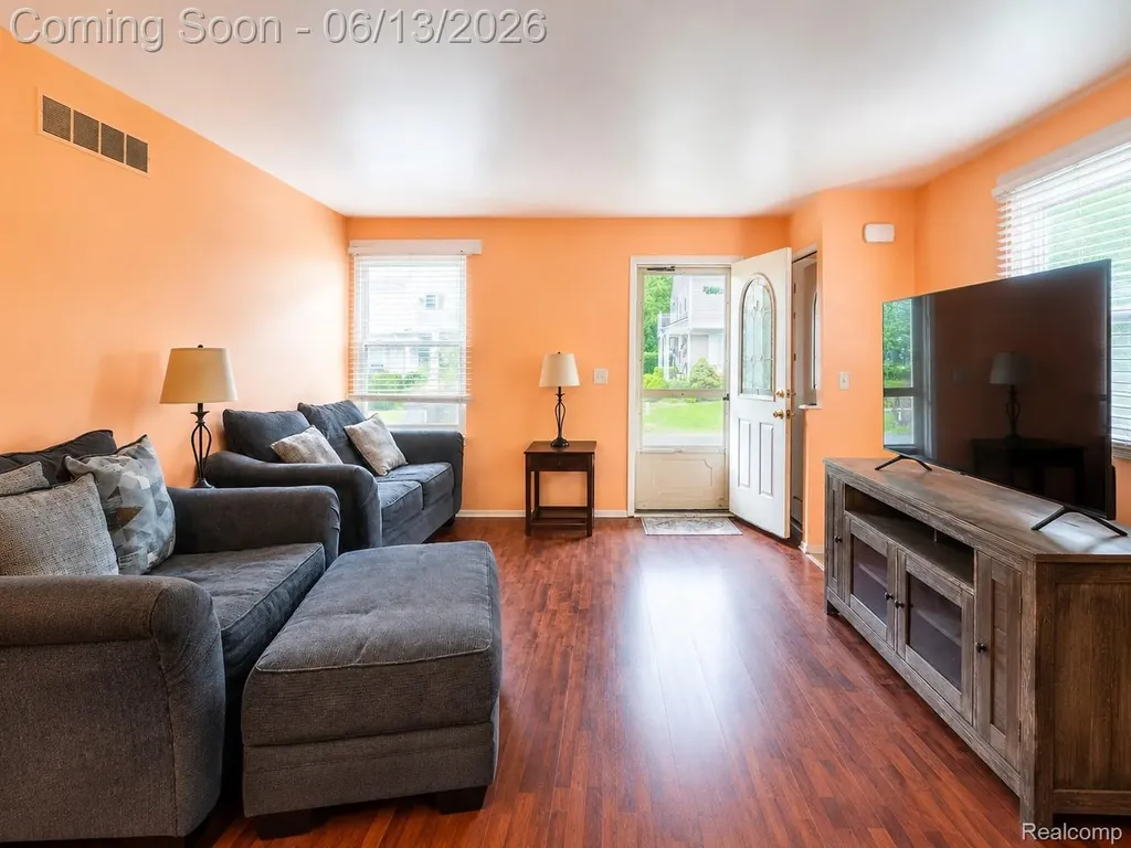 1442 Mariner Drive Walled Lake City MI 48390