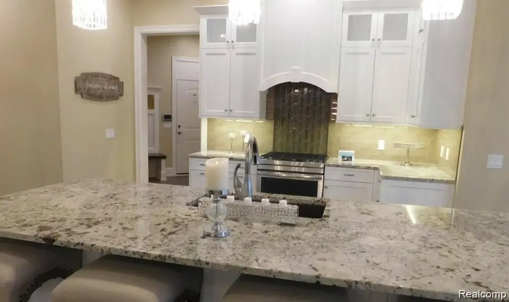 7345 Verona Drive West Bloomfield Charter Township MI 48322
