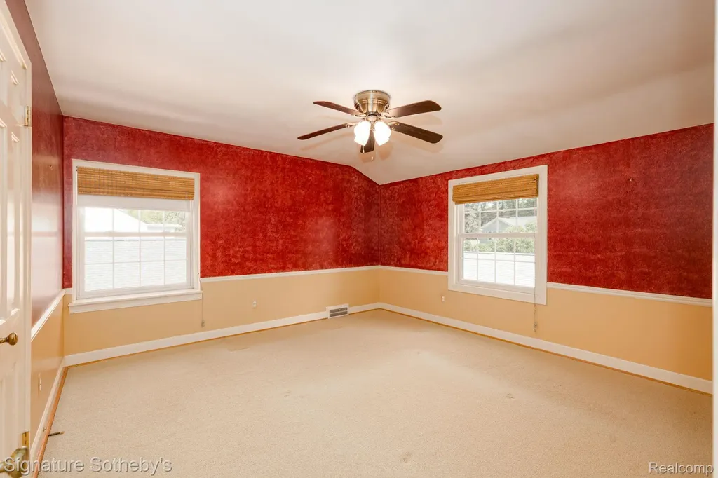274 Hillcrest Avenue Grosse Pointe Farms City MI 48236