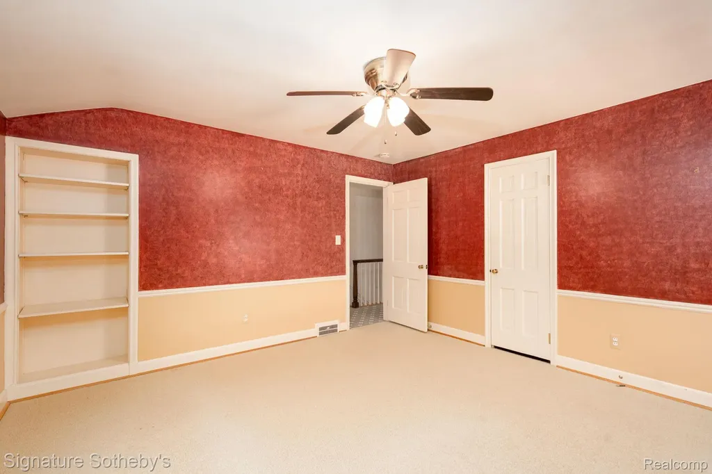 274 Hillcrest Avenue Grosse Pointe Farms City MI 48236