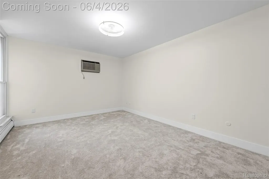 4921 Crooks Road Royal Oak City MI 48073