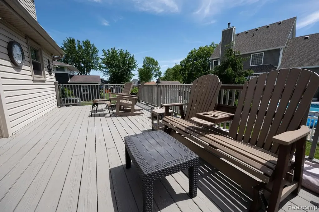 6321 Avenue B La Salle Township MI 48145