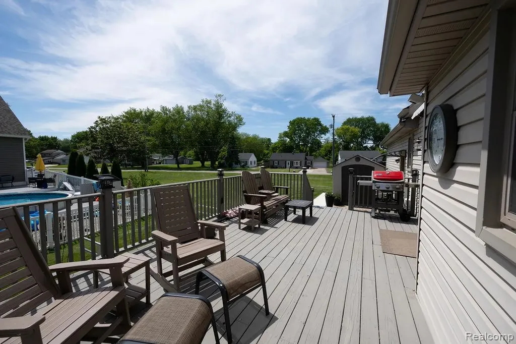 6321 Avenue B La Salle Township MI 48145