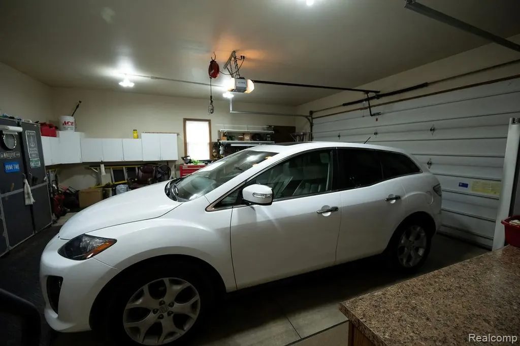 6321 Avenue B La Salle Township MI 48145