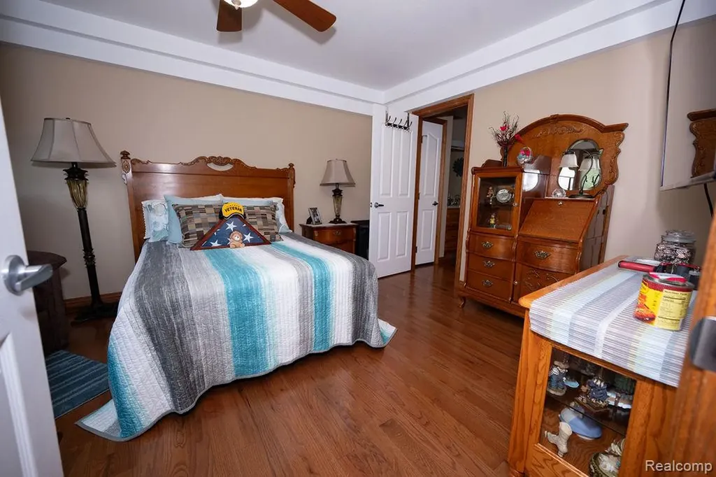 6321 Avenue B La Salle Township MI 48145