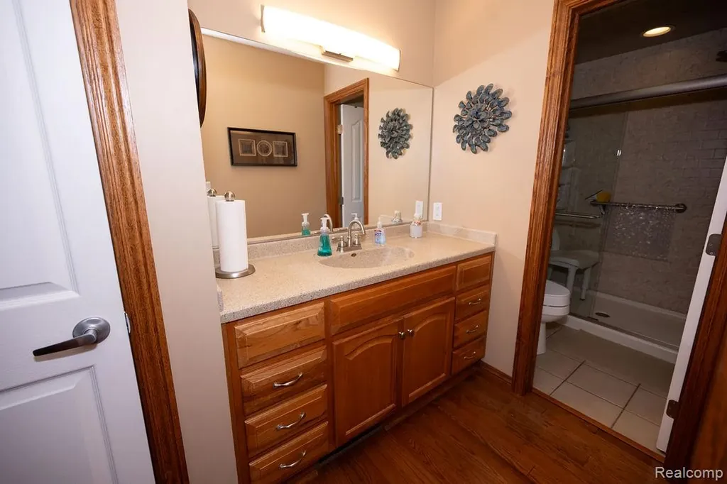 6321 Avenue B La Salle Township MI 48145