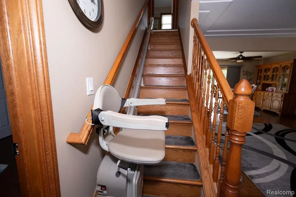 6321 Avenue B La Salle Township MI 48145