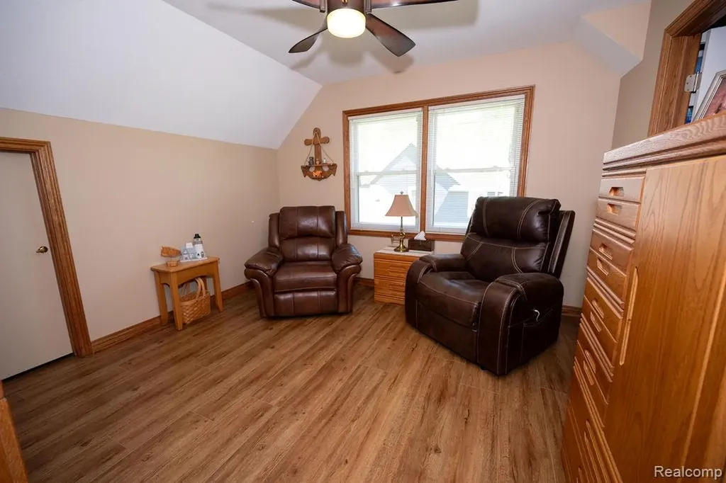 6321 Avenue B La Salle Township MI 48145