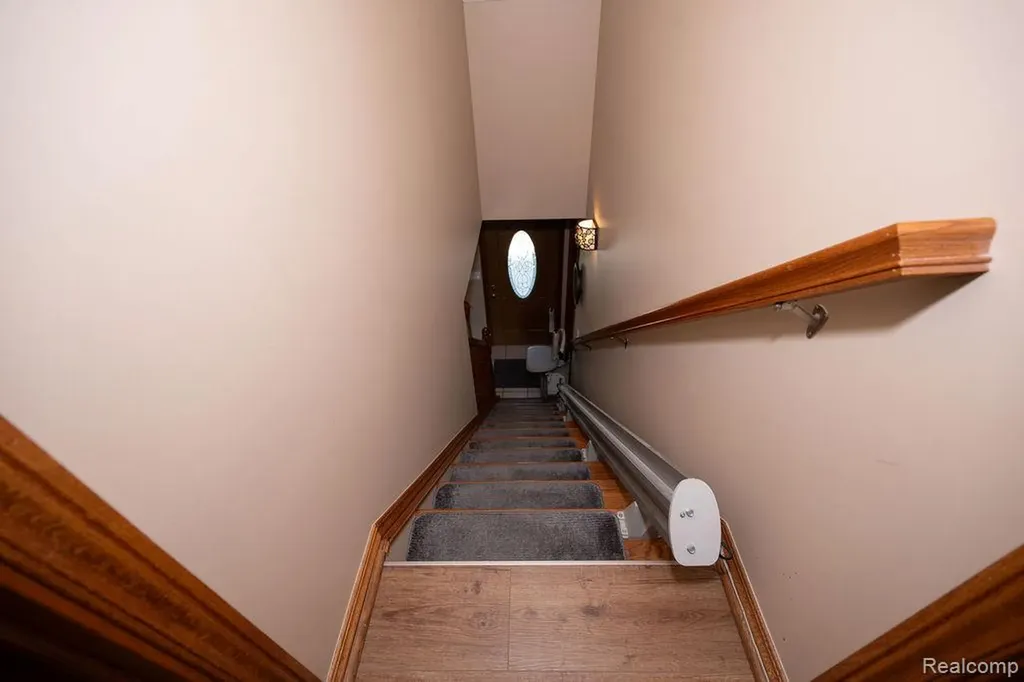 6321 Avenue B La Salle Township MI 48145