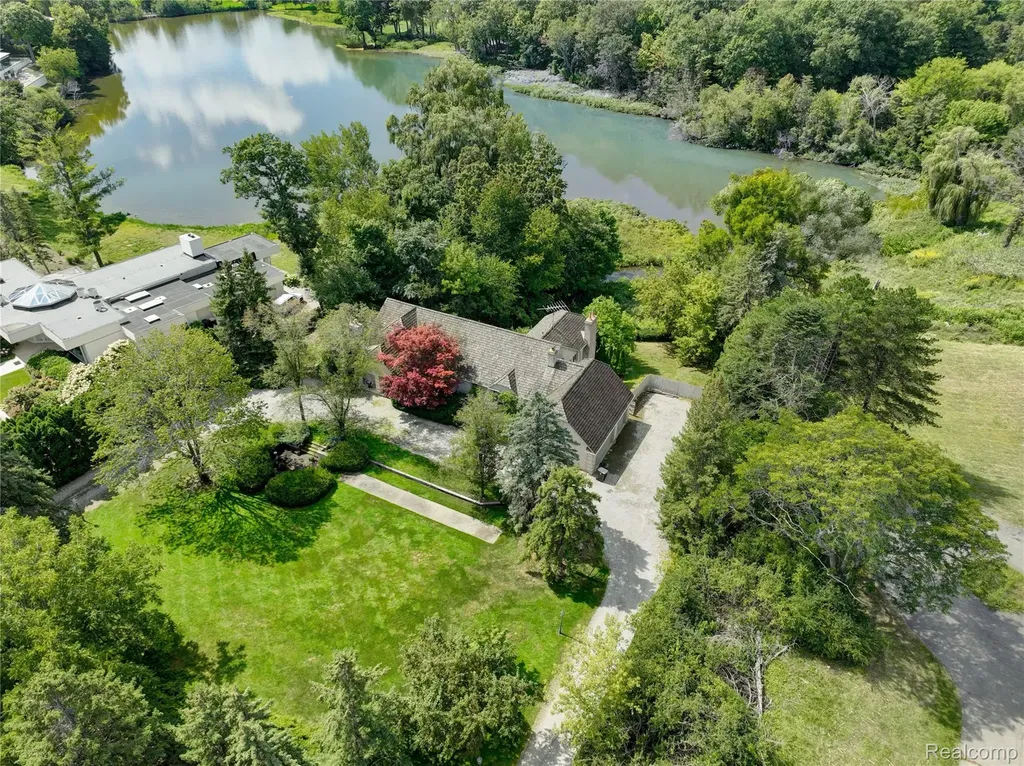 363 Lakewood Drive Bloomfield Hills City MI 48304
