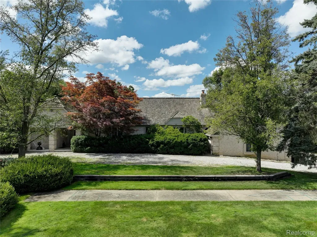 363 Lakewood Drive Bloomfield Hills City MI 48304