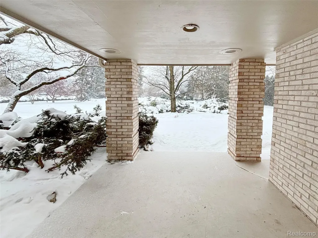 363 Lakewood Drive Bloomfield Hills City MI 48304