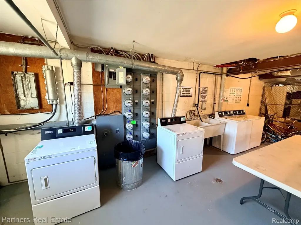 507 W Highland Road Howell City MI 48843
