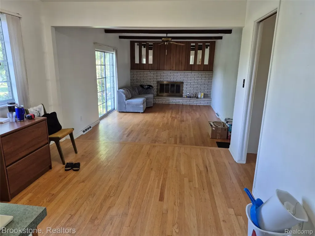 4295 Sashabaw Road Waterford Charter Township MI 48329