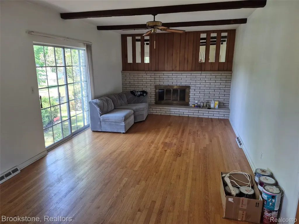 4295 Sashabaw Road Waterford Charter Township MI 48329
