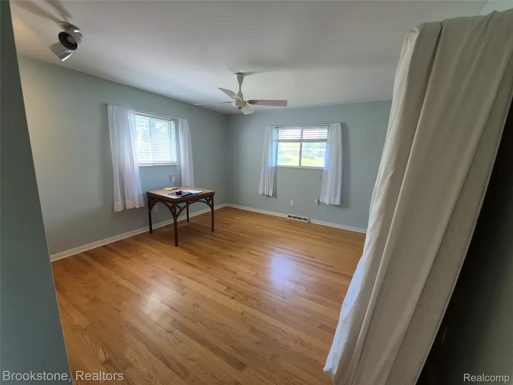 4295 Sashabaw Road Waterford Charter Township MI 48329