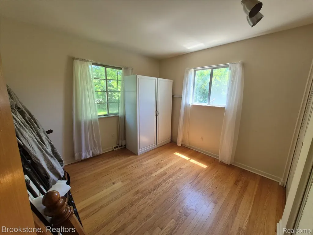 4295 Sashabaw Road Waterford Charter Township MI 48329
