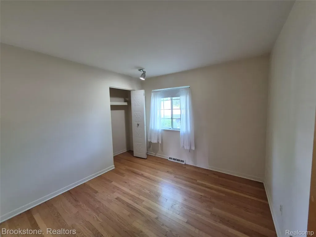 4295 Sashabaw Road Waterford Charter Township MI 48329