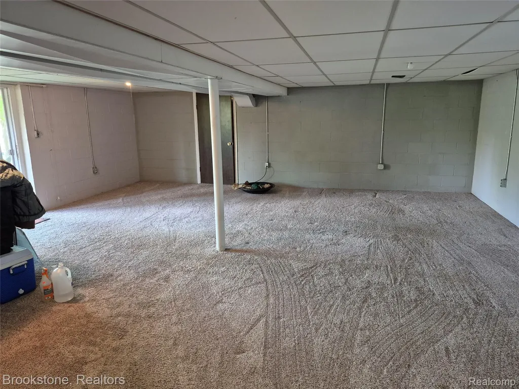 4295 Sashabaw Road Waterford Charter Township MI 48329