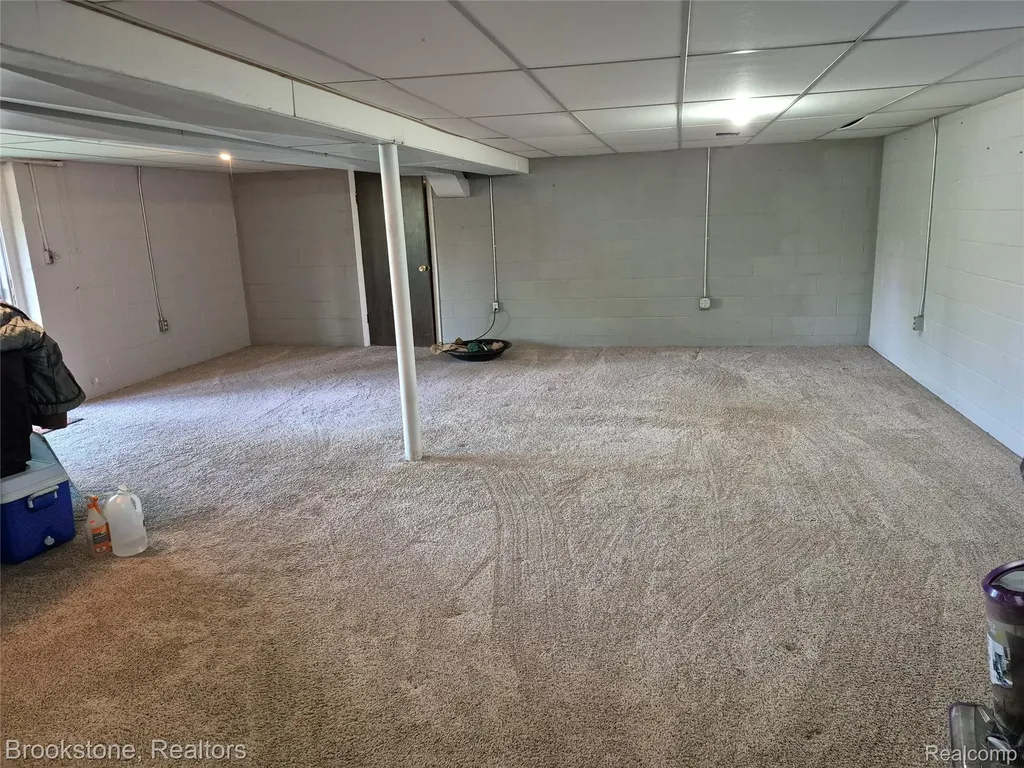 4295 Sashabaw Road Waterford Charter Township MI 48329
