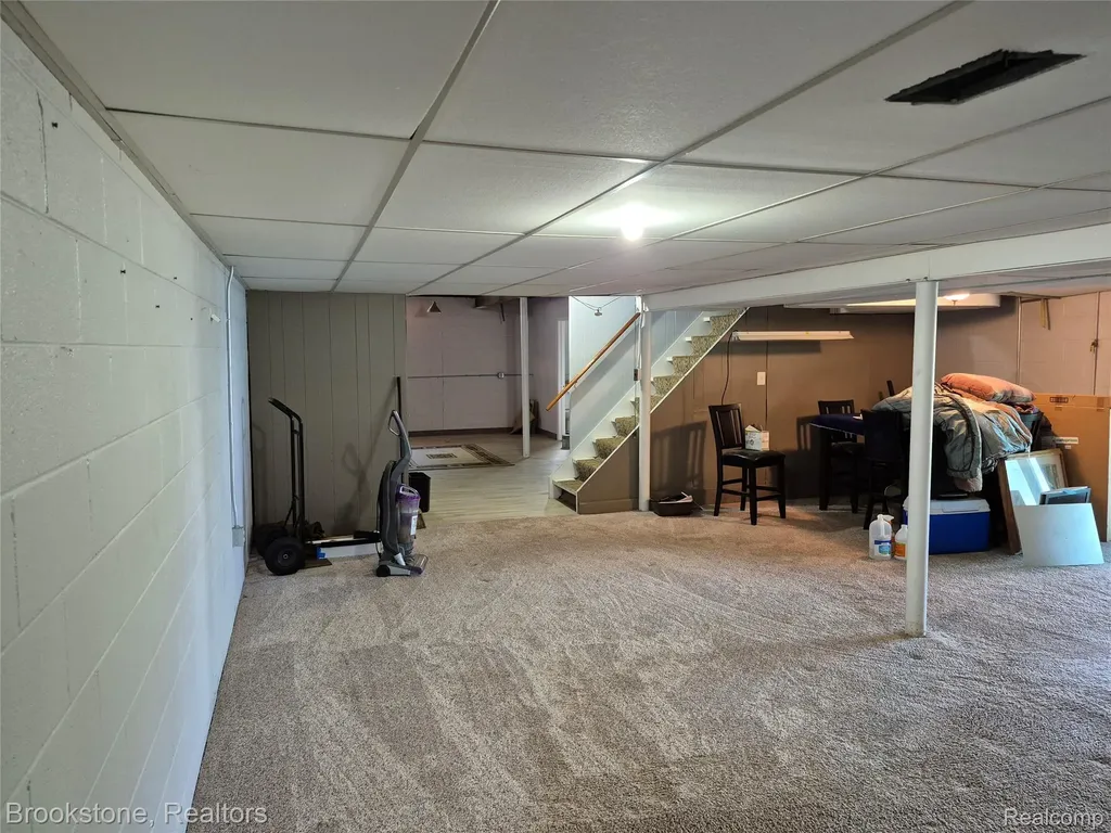 4295 Sashabaw Road Waterford Charter Township MI 48329