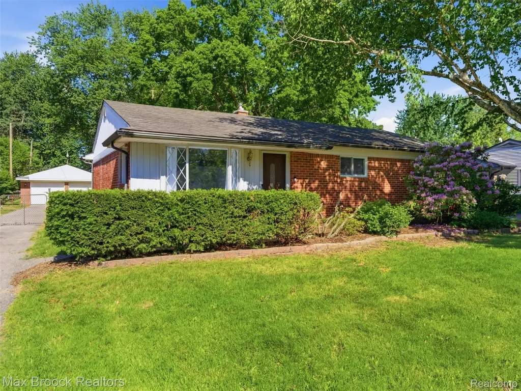 47375 Harry Street Shelby Charter Township MI 48317