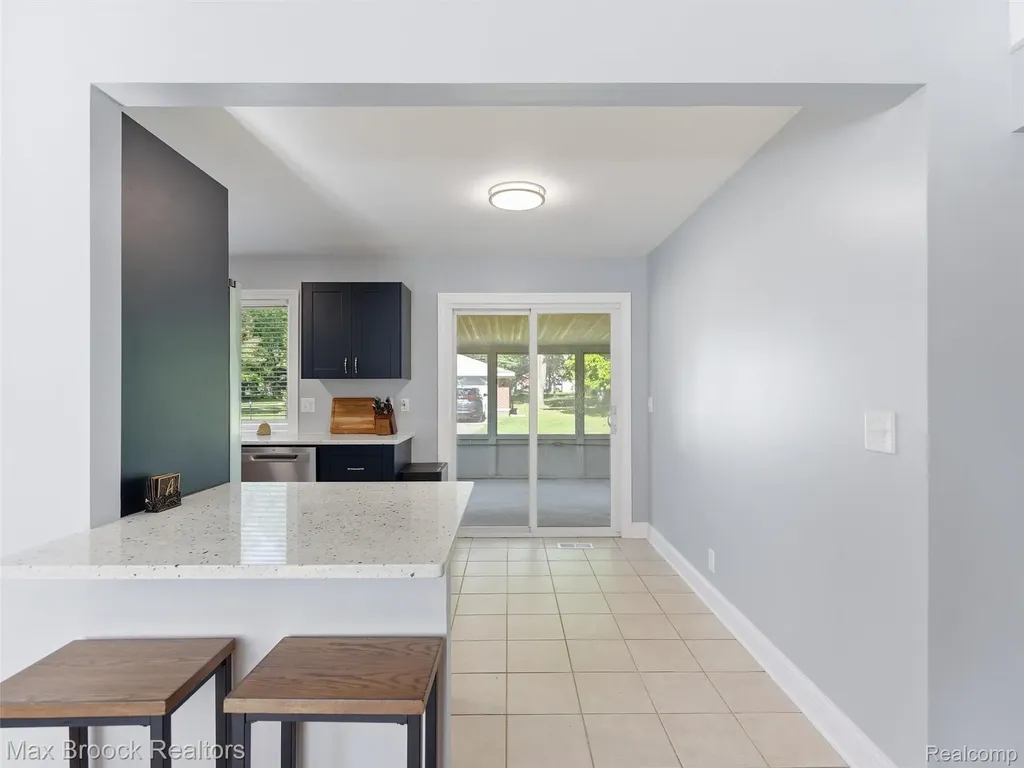 47375 Harry Street Shelby Charter Township MI 48317