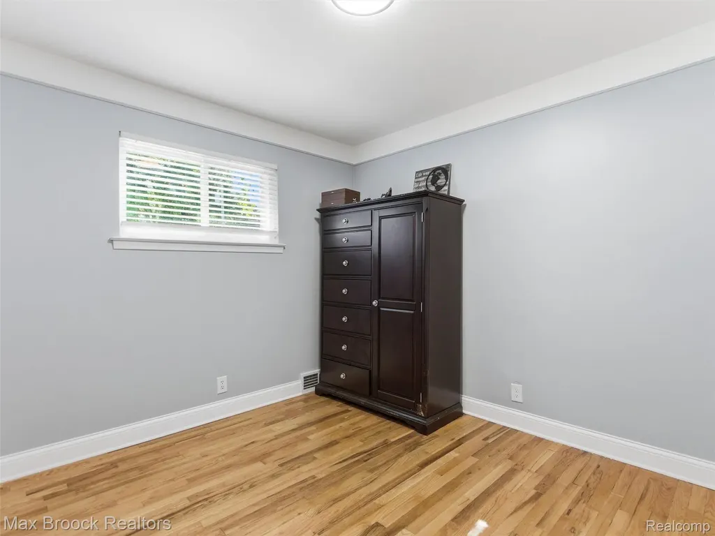 47375 Harry Street Shelby Charter Township MI 48317