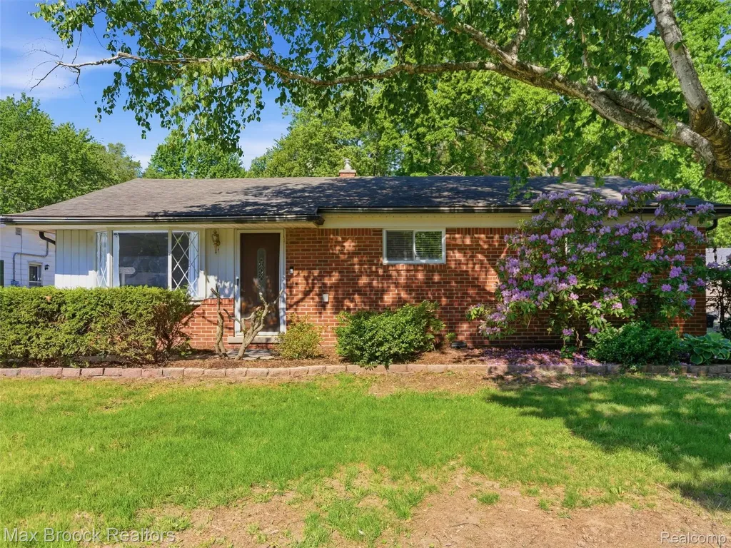 47375 Harry Street Shelby Charter Township MI 48317